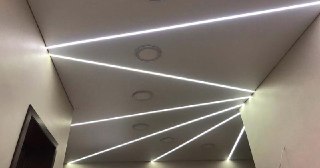 Световые линии на потолке Ломоносов, цена от 2606 руб.